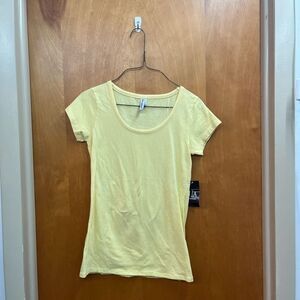 Icon apparel Sunny Yellow Scoop Neck Tee NWT